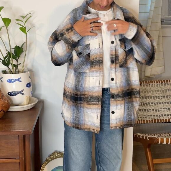 thread & supply Women's plaid flannel Shirt - Picture 1 of 5